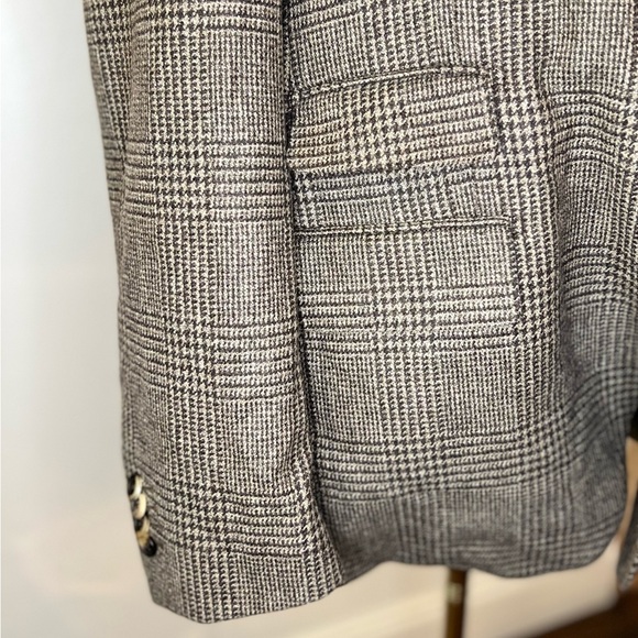 The Italian Flannel Bedford Jacket - Picture 3 of 9